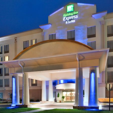 Holiday Inn Express Hotel & Suites Fredericksburg, An Ihg Hotel Екстер'єр фото