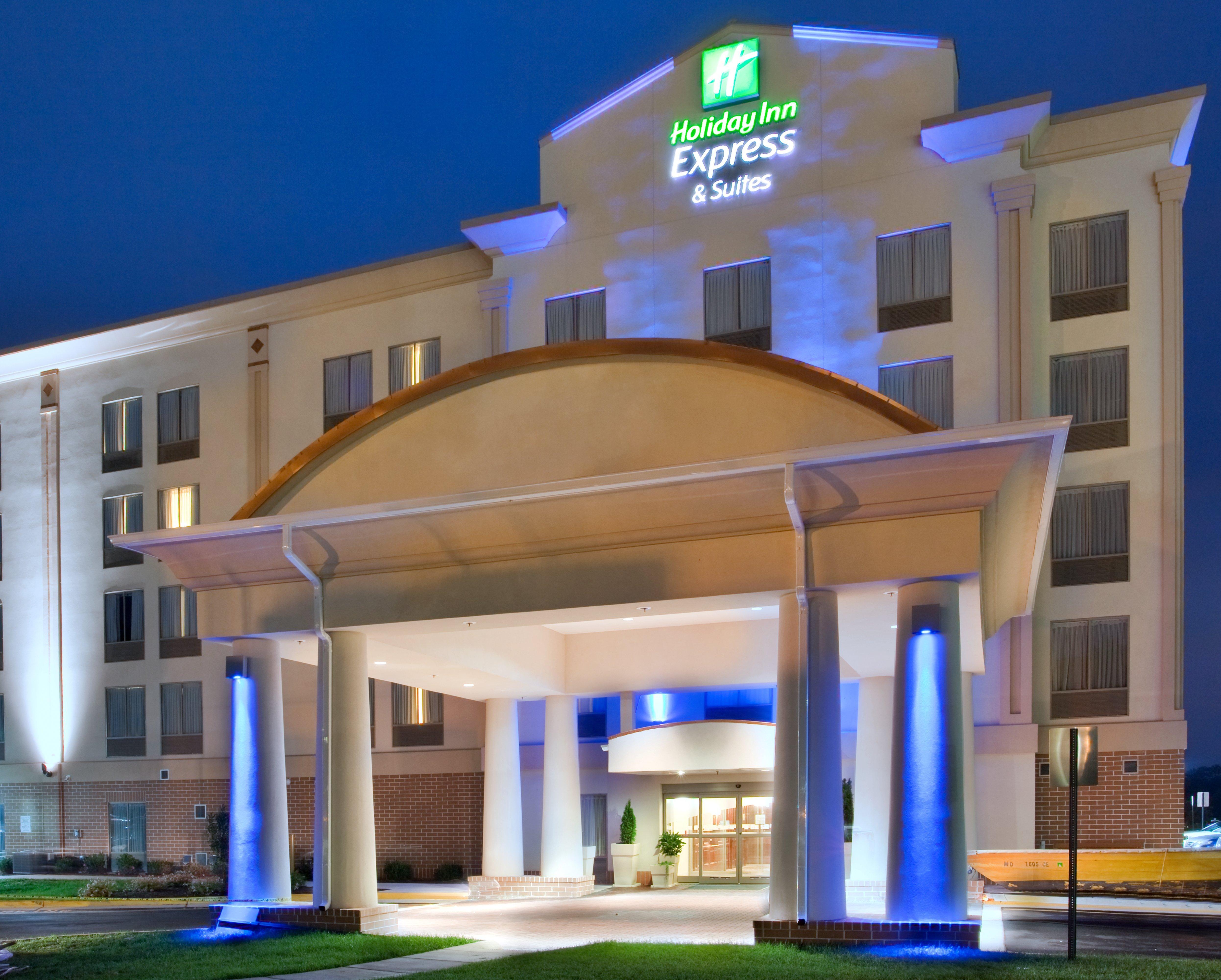 Holiday Inn Express Hotel & Suites Fredericksburg, An Ihg Hotel Екстер'єр фото