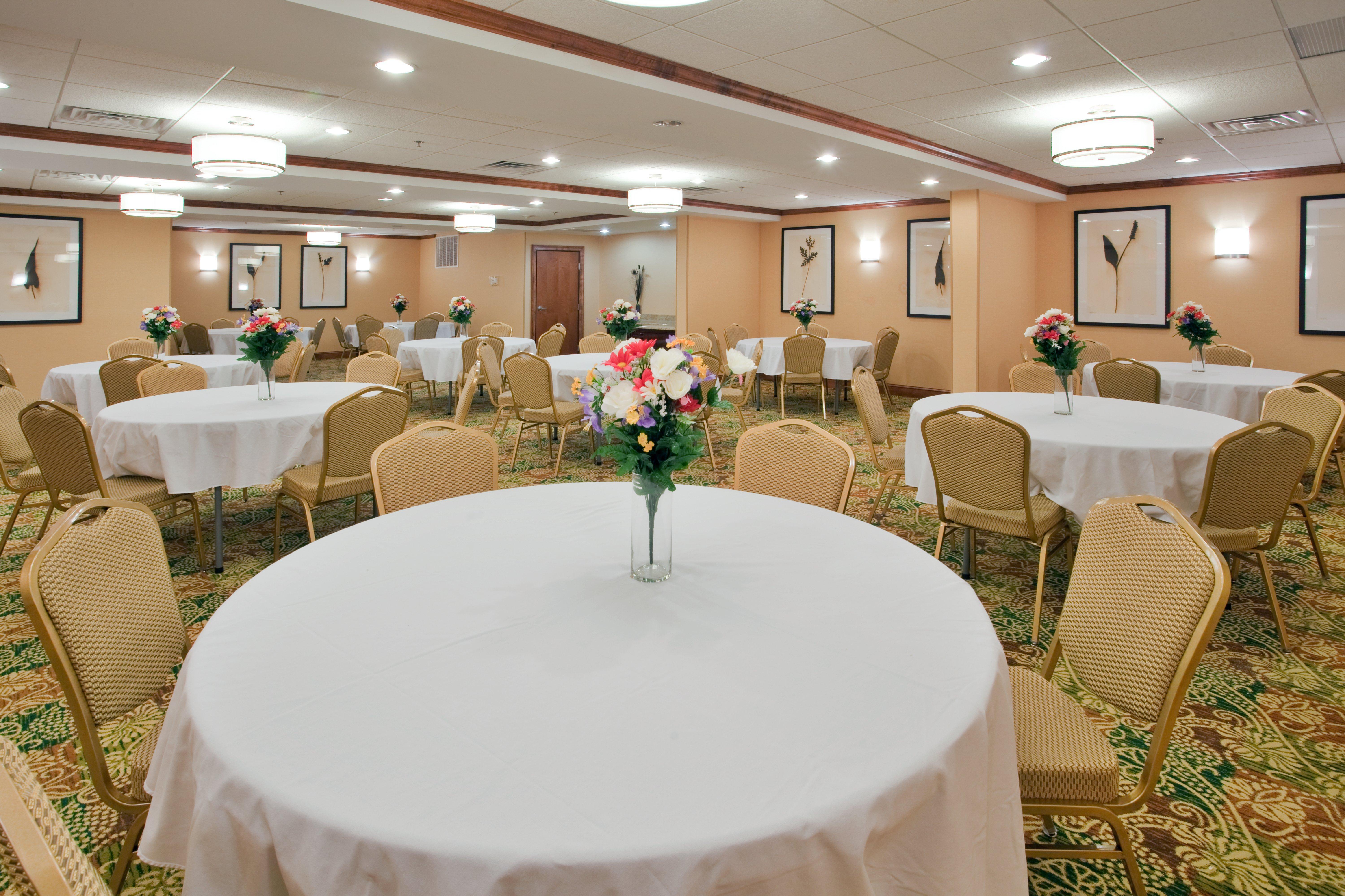 Holiday Inn Express Hotel & Suites Fredericksburg By Ihg Екстер'єр фото