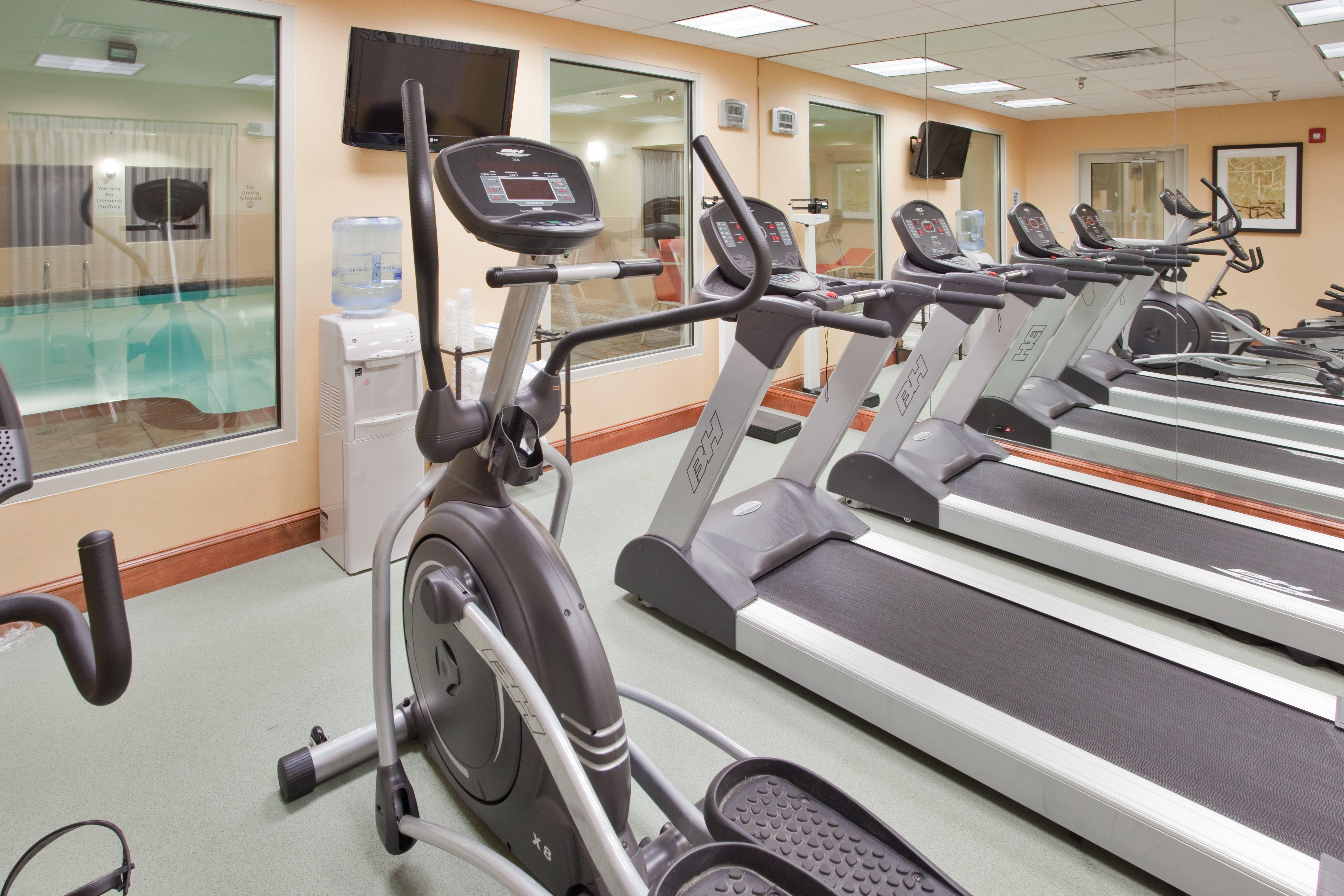 Holiday Inn Express Hotel & Suites Fredericksburg By Ihg Екстер'єр фото