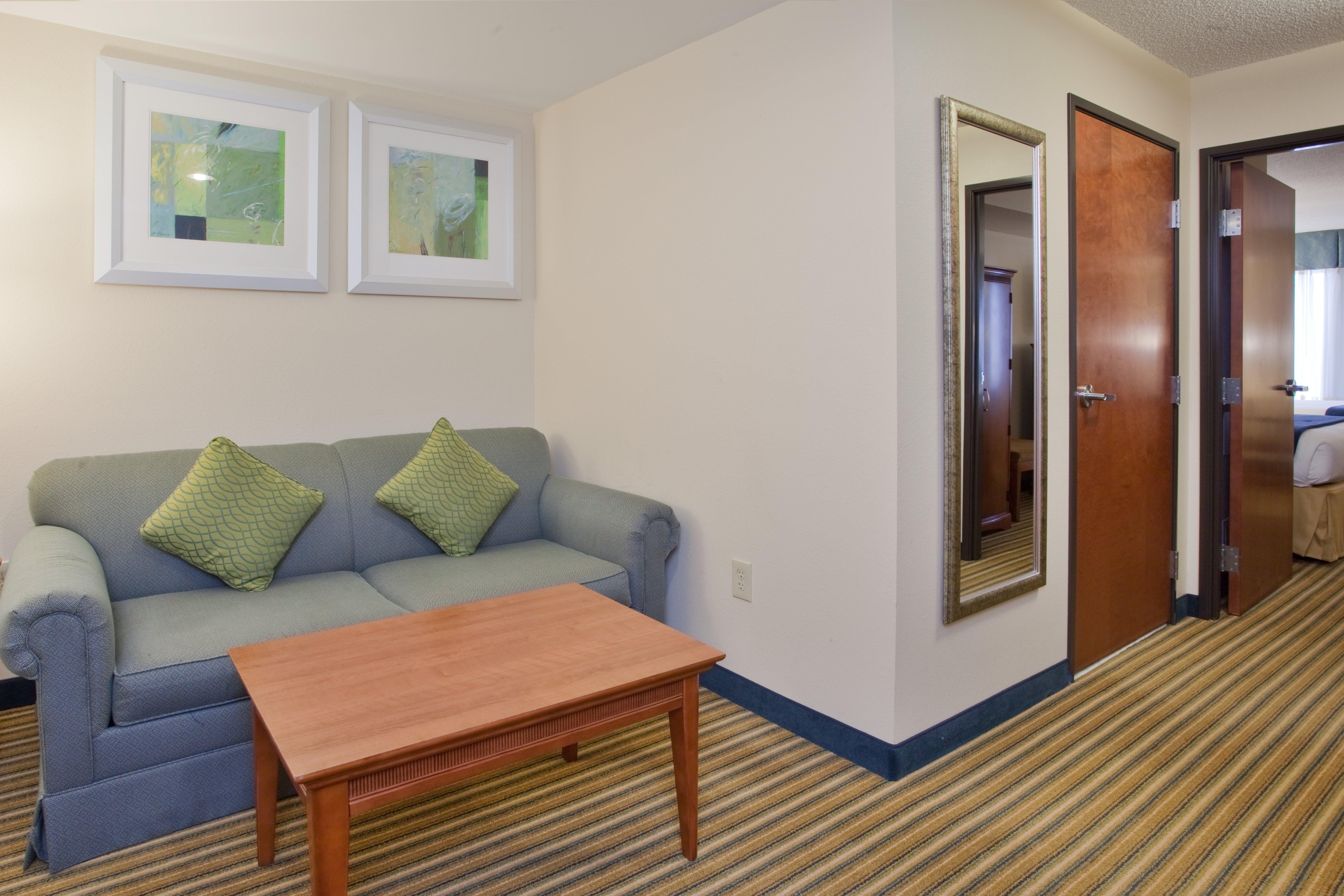 Holiday Inn Express Hotel & Suites Fredericksburg By Ihg Екстер'єр фото
