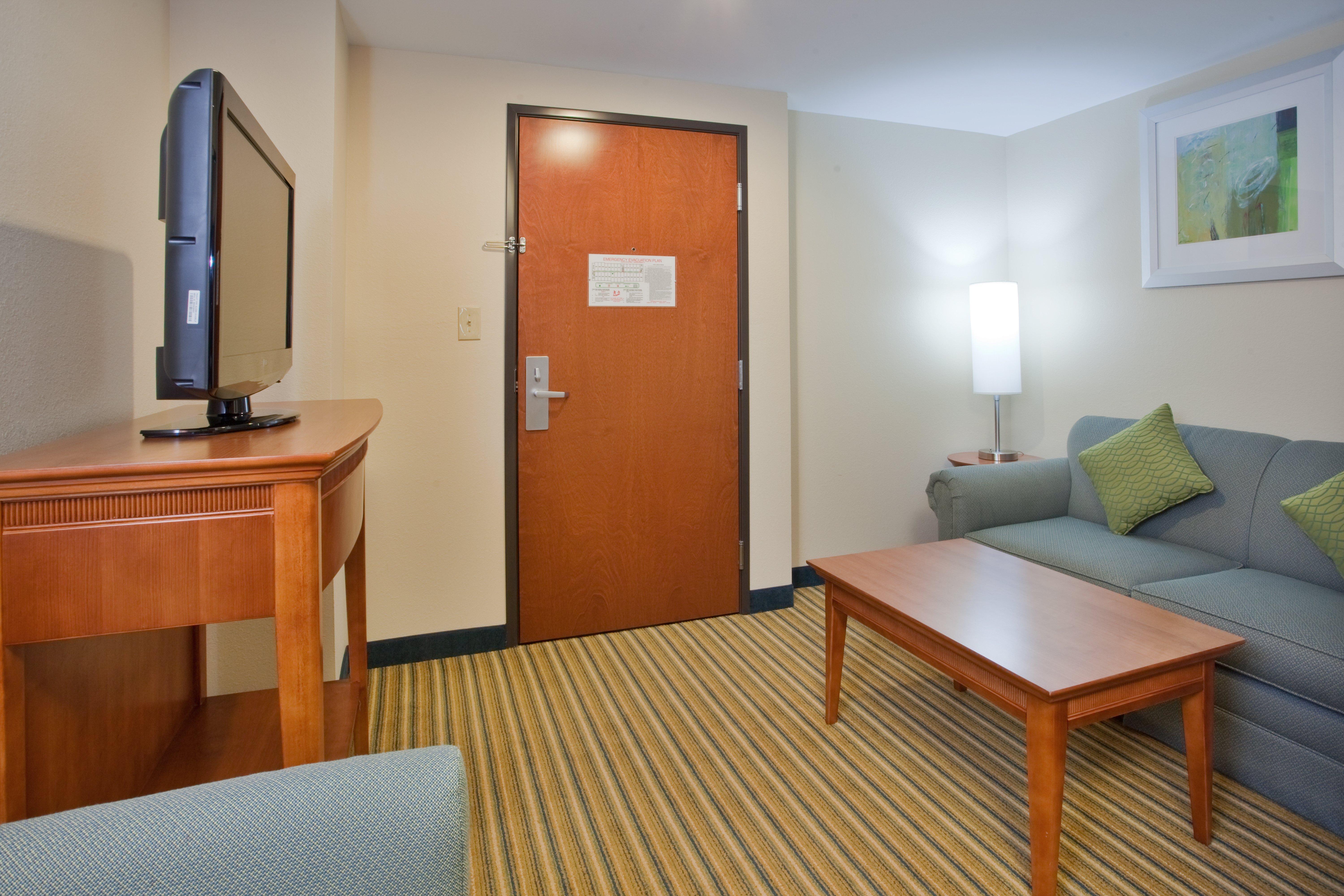 Holiday Inn Express Hotel & Suites Fredericksburg By Ihg Екстер'єр фото