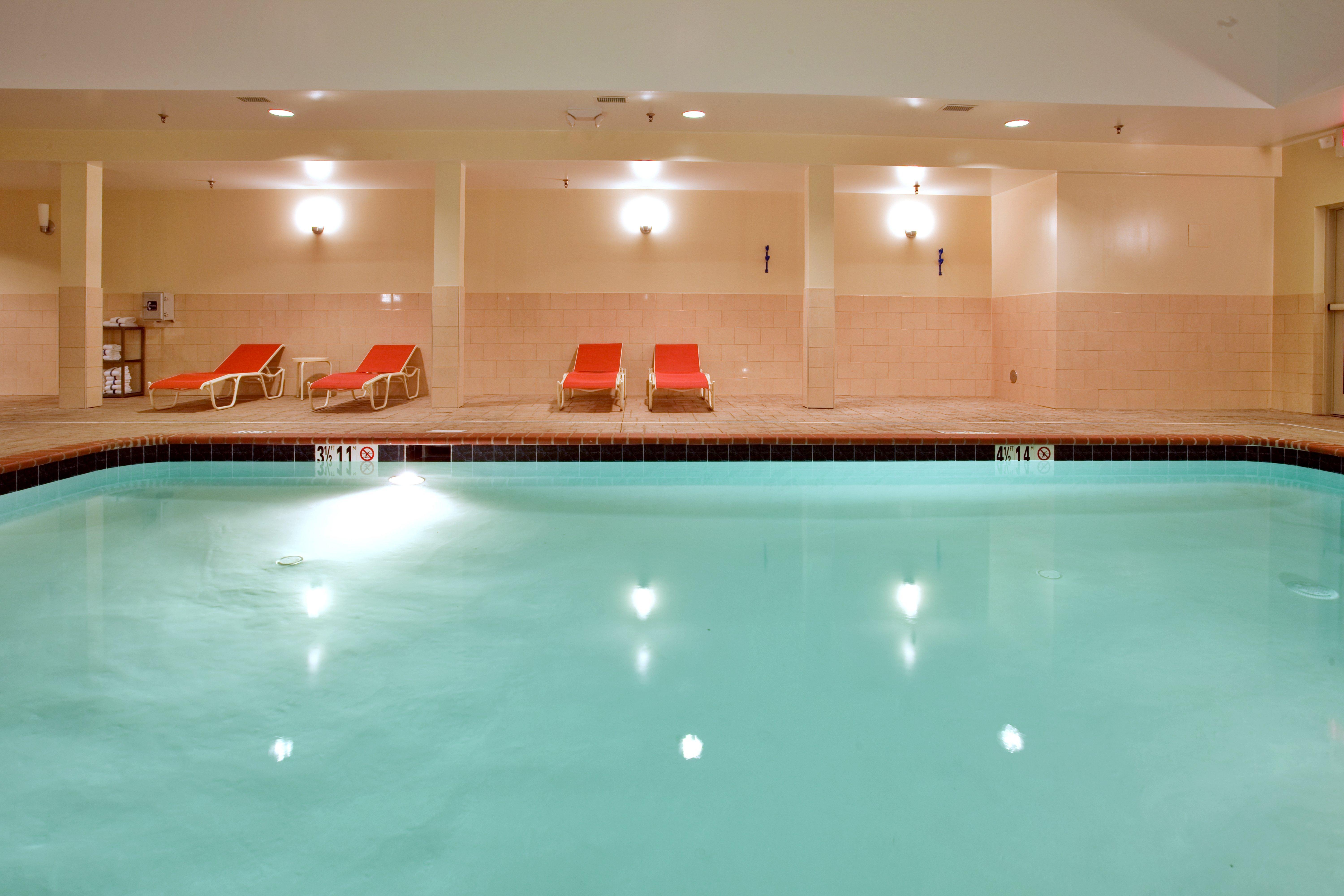 Holiday Inn Express Hotel & Suites Fredericksburg By Ihg Екстер'єр фото