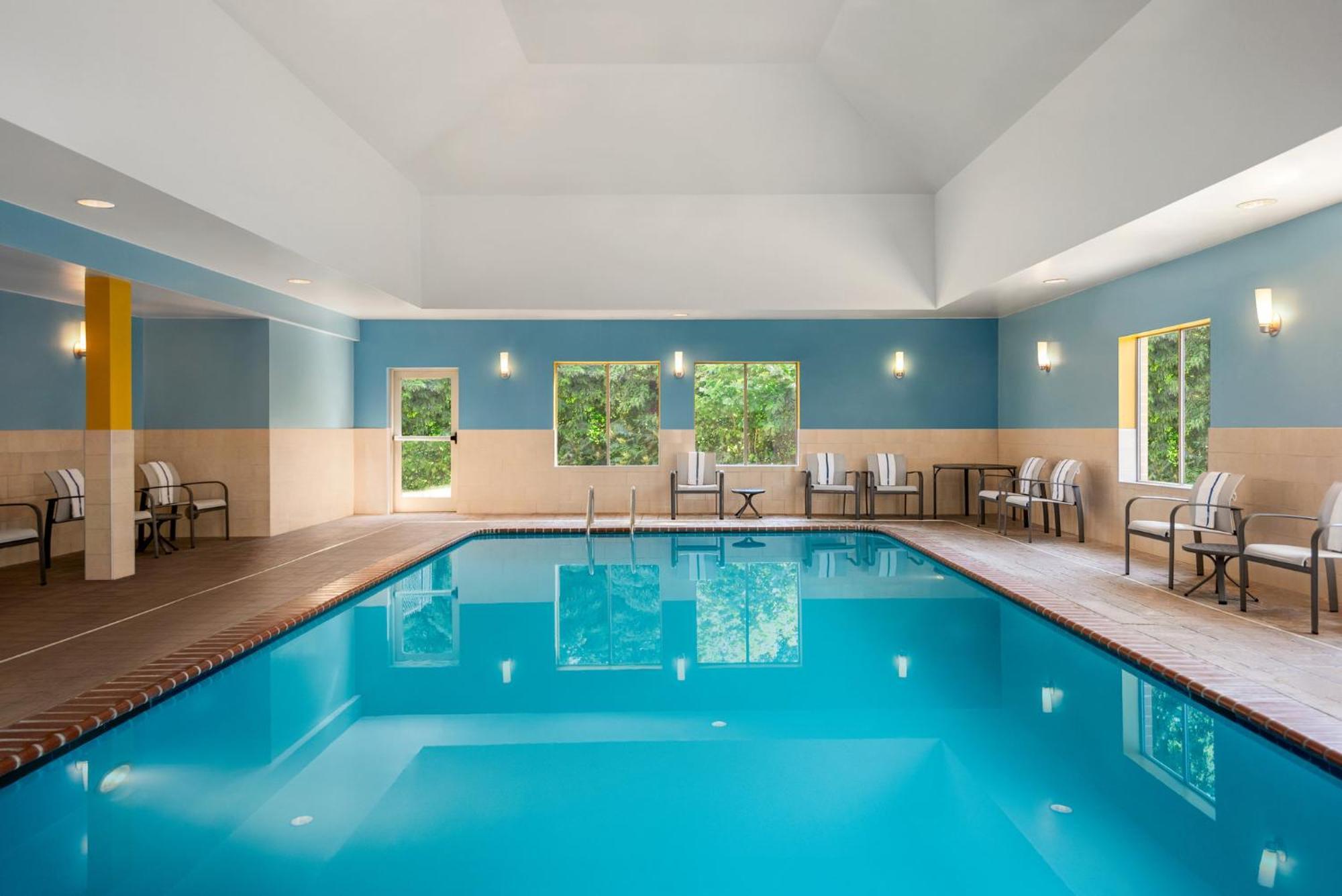 Holiday Inn Express Hotel & Suites Fredericksburg By Ihg Екстер'єр фото
