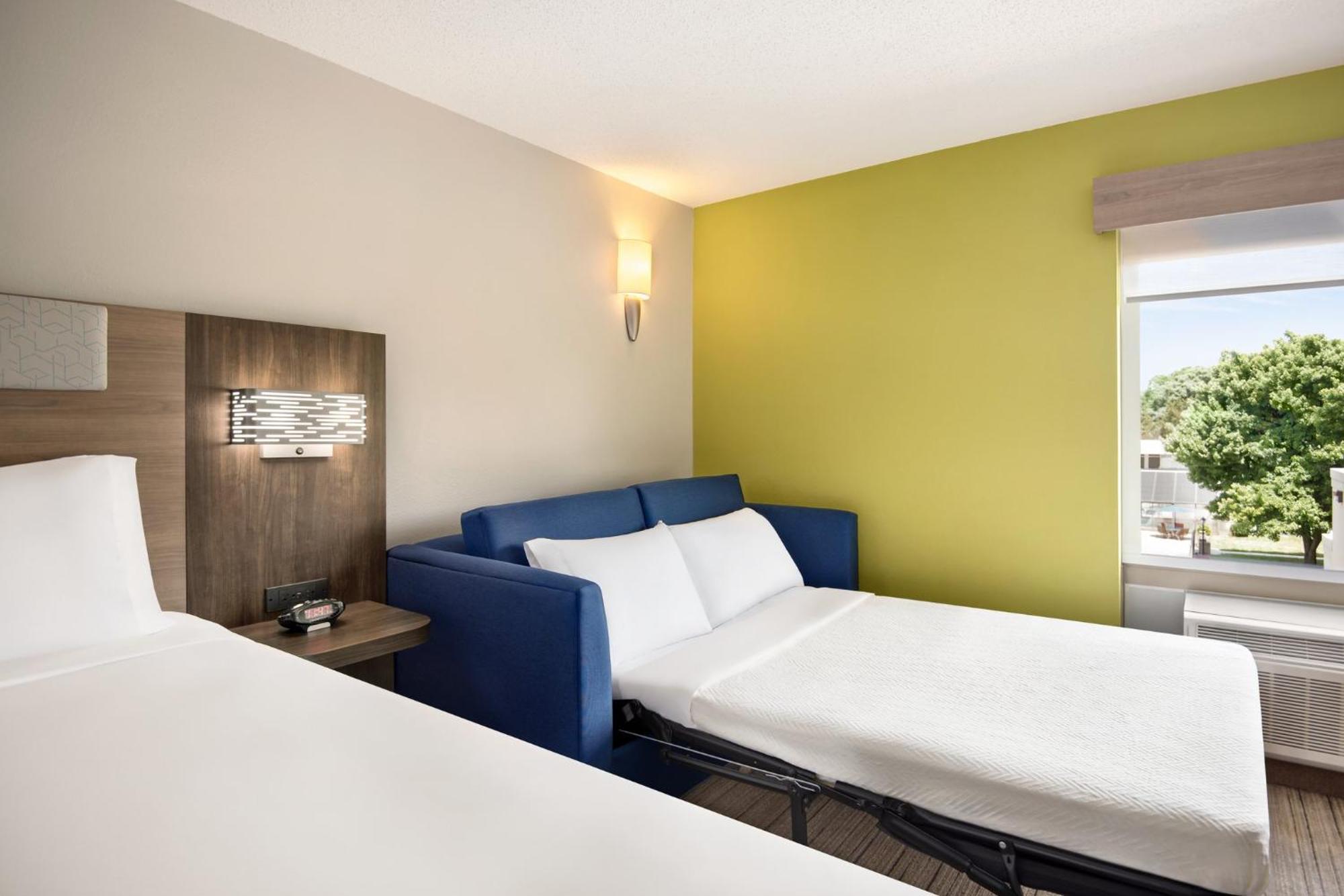 Holiday Inn Express Hotel & Suites Fredericksburg By Ihg Екстер'єр фото