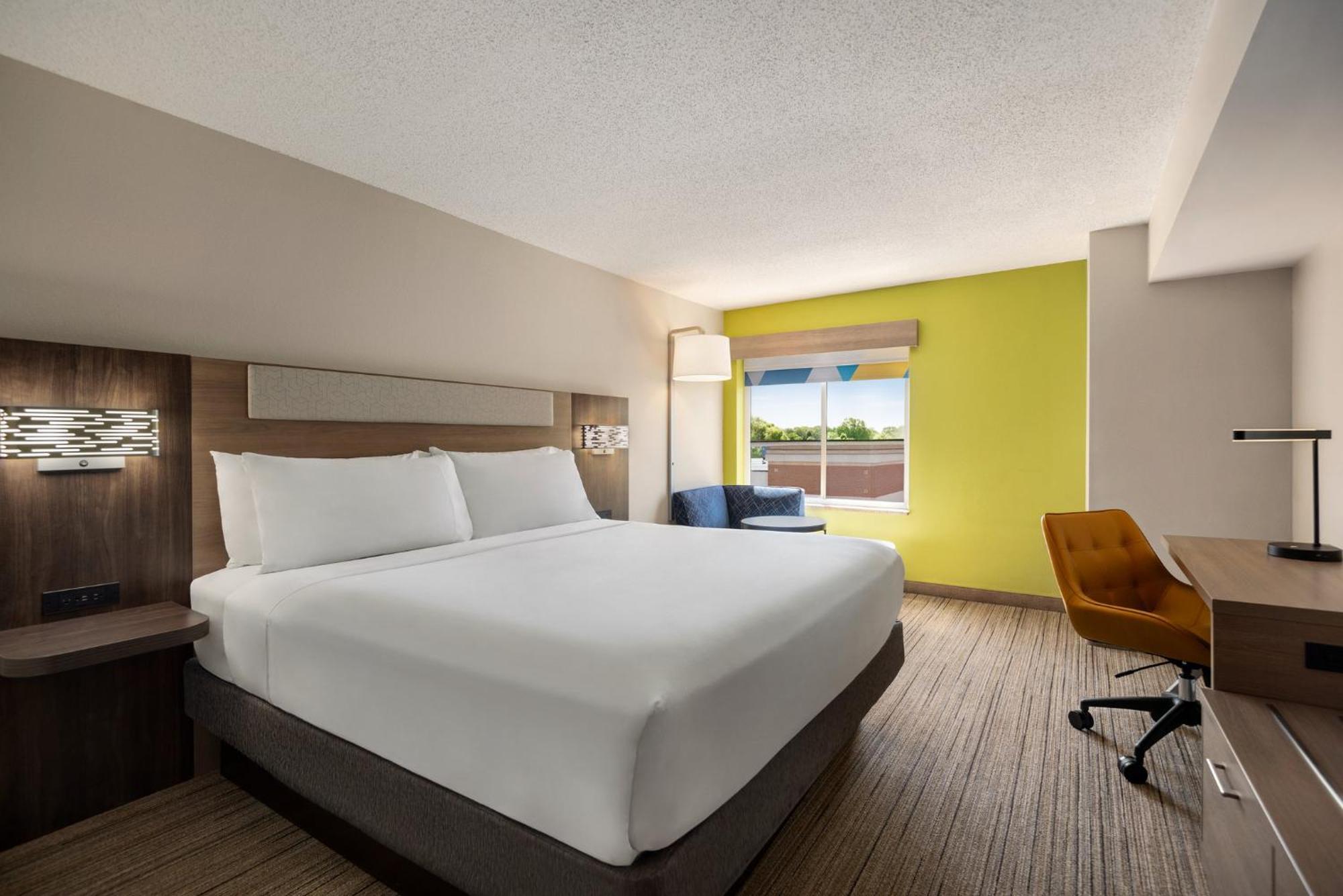 Holiday Inn Express Hotel & Suites Fredericksburg By Ihg Екстер'єр фото